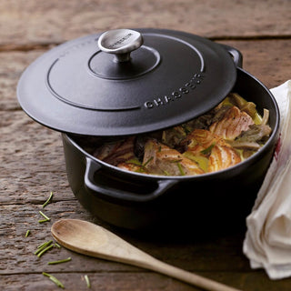 Chasseur Round French Oven 20cm -Satin Black